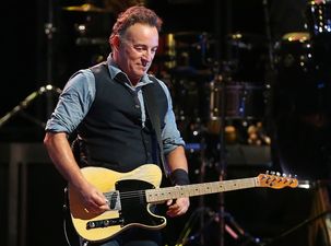 Video: Strewth! Bruce Springsteen covers AC/DC in Perth