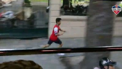 Video: Arsenal team make a fan’s day by bringing him onto the team bus in Vietnam