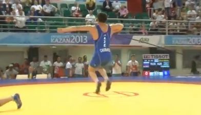Video: Wrestler has the most epic celebration dance you’ll see today