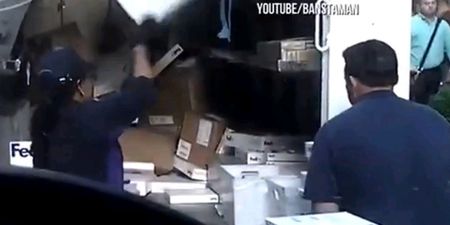 Video: FedEx workers couldn’t care less about the way they load their delivery van