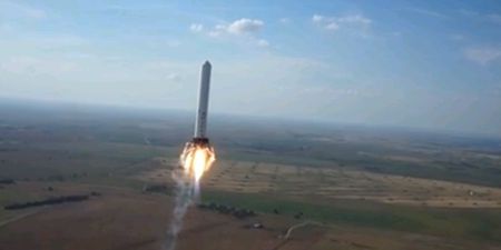 Video: Rocket climbs to over 300 metres and lands in the exact same spot