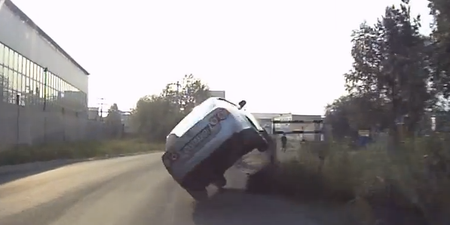 Video: Small railing flips car