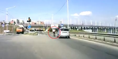 Video: Young cyclist has a brush with death
