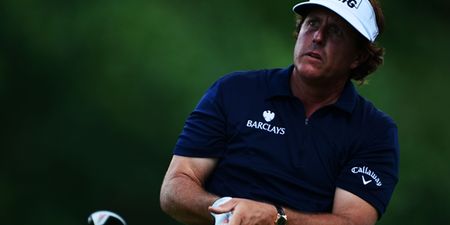 Video: Mickelson proves even the best can make some God-awful shots