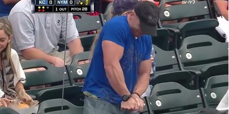 Video: Musclebound baseball fan struggles to open a bottle of water