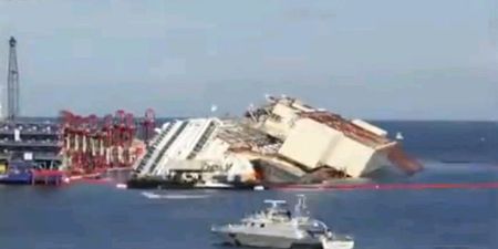 Video: Timelapse shows the Costa Concordia being raised in just 60 seconds