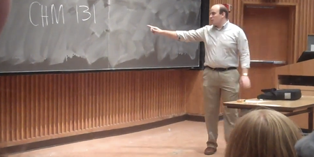 Video: Fake professor pranks entire classroom