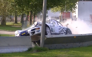Video: Drivers lucky to survive horrific rally crash in a vintage Porsche
