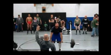 Video: Man faints after trying to deadlift 600 pounds