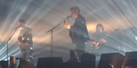 Video: Arctic Monkeys pay tribute to Lou Reed with cover of ‘Walk on the Wild Side’