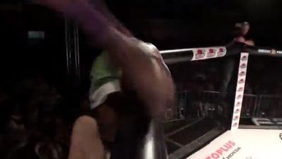 Video: MMA fighter quits mid-match by climbing over cage