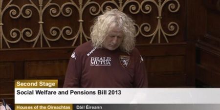 Reports: TDs Mick Wallace and Clare Daly arrested at Shannon Airport
