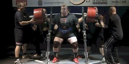 Video: Norwegian powerlifter lifting a record 475kg is kind of scary