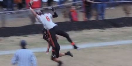 Video: Wide receiver makes epic full-stretch, one-handed catch in High School football match