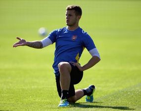 Pic: Jack Wilshere caught on camera giving the middle finger