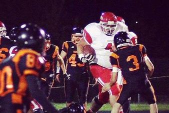Holy jaysus would you look at the size of this high school running back