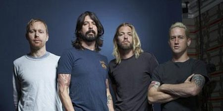 Video: Sound dudes Foo Fighters perform surprise gig in a California pizza restaurant