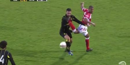 Video: Tekkers fail – French footballer mistimes his kick and gets sent off