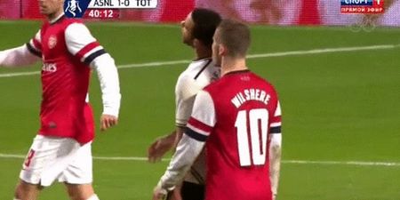 GIF: Moussa Dembélé tries to hit Jack Wilshere with a backwards headbutt