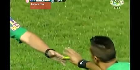 Video: Argentinian ref gets so fed up with fouls in game he ‘retires’ his yellow card, only issues reds