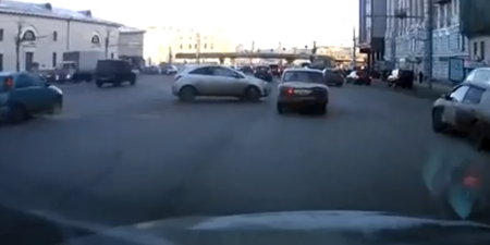 Video: Russian dash-cam captures amazing parking skills