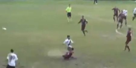 Video: Italian player scores with his tackle from 70 yards