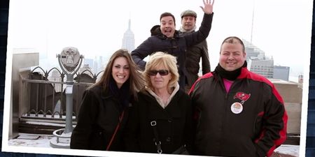 Mad Men: Jimmy Fallon and Jon Hamm brilliantly photobomb unsuspecting tourists at New York’s Rockefeller Centre