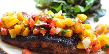 The Oat Meal: Paleo salmon with mango salsa