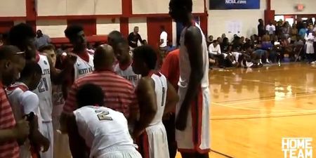Video: A 7’5″ 18-year-old is ridiculously taller than everyone else in high school basketball