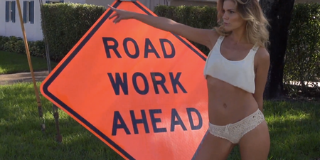 Video: Irish model Rosalind Lipsett ‘modelbombs’ unsuspecting workers