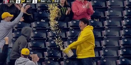 Video: Baseball fan brilliantly uses tub of popcorn to make a perfect catch