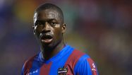 Vine: Levante’s Papakouli Diop dances in response to alleged racist abuse from Atletico Madrid fans
