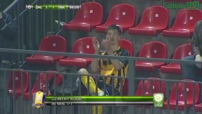 Video: Lithuanian footballer pulls off one of the celebrations of the season