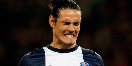 Vine: Edinson Cavani was shown one of the most ridiculous red-cards of all time