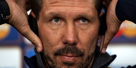 Vine: Diego Simeone and his assistant manager are brilliantly in sync on the touchline