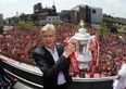 Arsene Wenger agrees new three year contract with Arsenal
