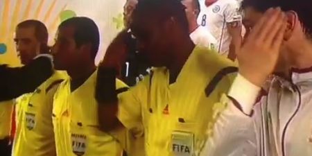 Vine: Assistant referee left hanging before Spain v Chile game, recovers in tremendous fashion