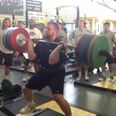 Video: College football player does three reps of 200kg barbell