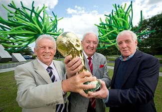An emotional Eamon Dunphy pays tribute to his “great friend” Bill O’Herlihy on RTÉ radio