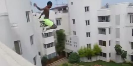 Video: This guy made heart-stopping jump off a five-storey building into a swimming pool