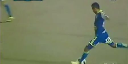 Video: Ooooofffff! Check out this 60 yard golazo from the Peruvian League