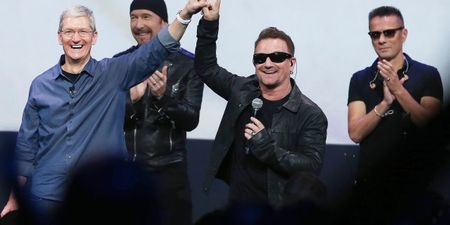 Apple create a help page instructing iTunes users how to delete free U2 album from their library