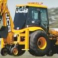 Video: A souped-up JCB digger driving at over 115 kph is a pretty scary and impressive sight