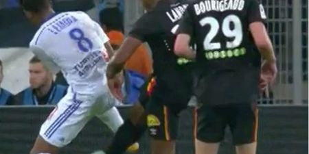Vine: Ouch! Marseille player gets kicked right in Le Balls