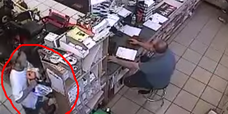 Video: Man stupidly tries to steal a chainsaw by stuffing it down his shorts