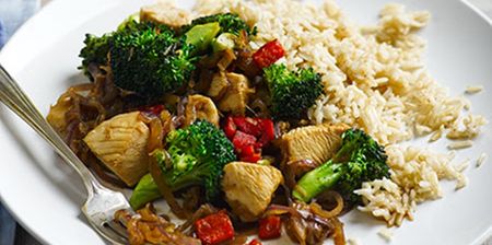 Pure and simple recipes: Stir-fried chicken with broccoli & brown rice
