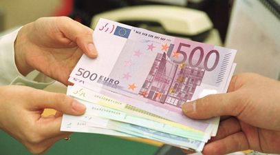 300,000 public servants look set to get €1,000 pay restoration early