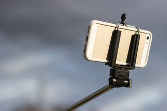 Pic: Taking selfies has never been easier thanks to this Irish-made ‘selfie stick 2.0’