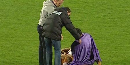 Video: This football mascot was so drunk that he couldn’t even stand up