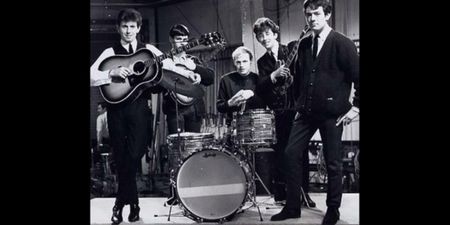 JOE’s Classic Song of the Day : The Hollies – The Air That I Breathe